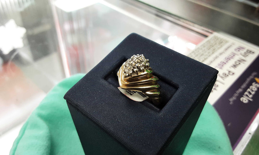 Women's Ring - Yellow Gold 10k (.417) 3.8 grams Size 8