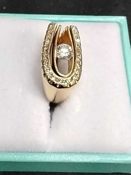 Women's Ring - Yellow Gold 18k (.750) 13.9 grams Size 20
