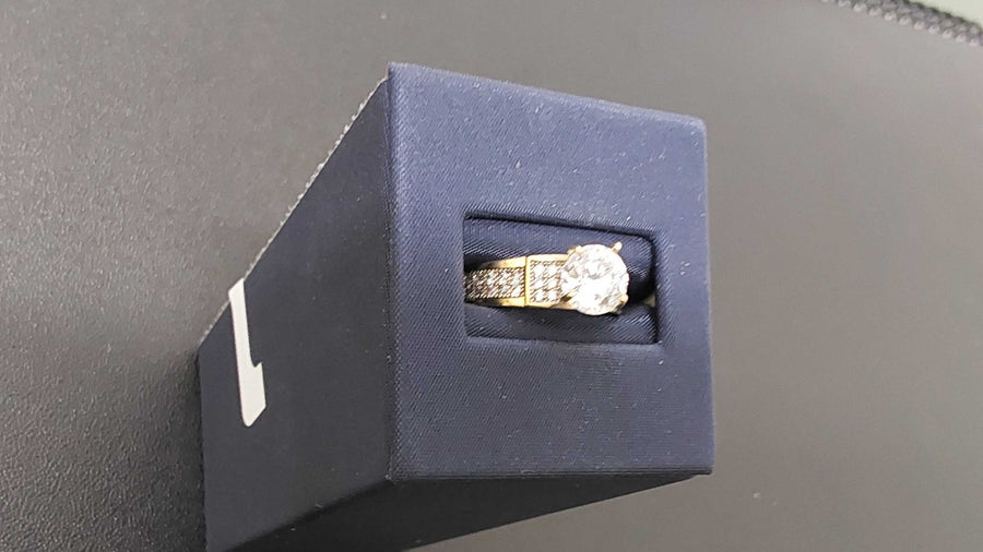 Women's Ring - Solitaire - Yellow Gold 10k (.417) 2.9 grams Size 8