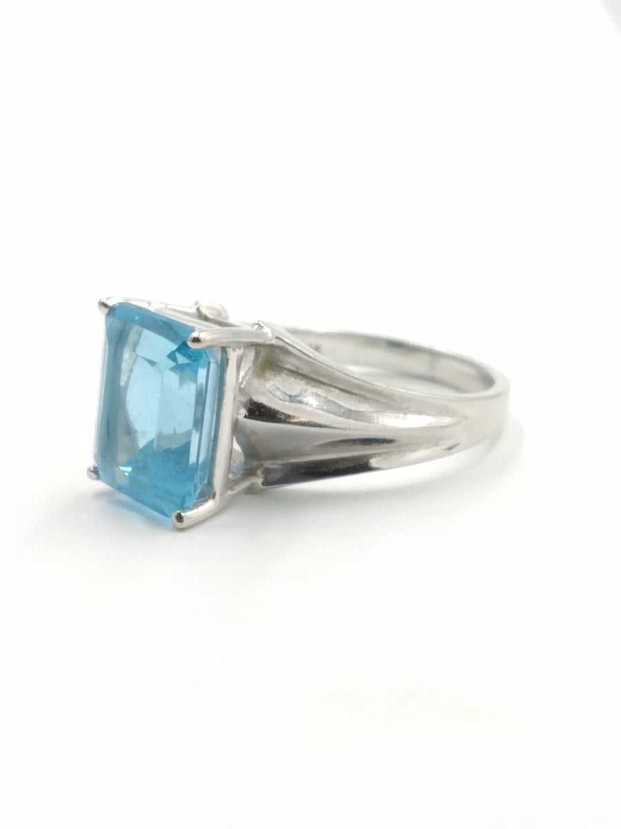 Women's Ring - White Gold 14k (.585) 3.9 grams Size 6.5