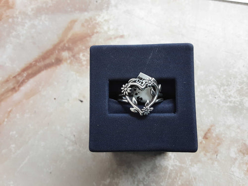 Women's Ring - Silver 3.4 grams Size 20