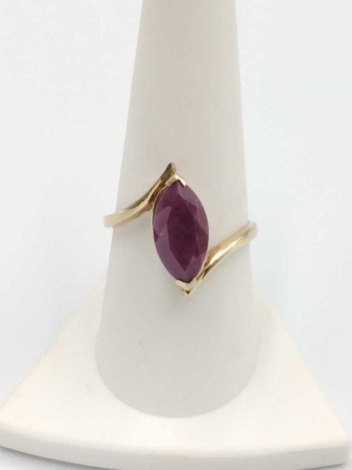 Women's Ring - Yellow Gold 10k (.417) 3 grams Size 9