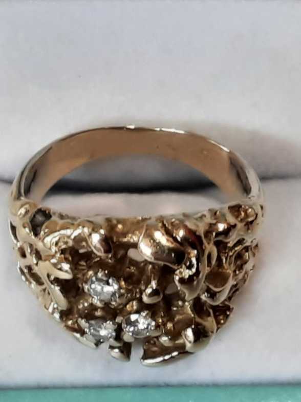 Men's Ring - Yellow Gold 14k (.585) 10.7 grams Size 9