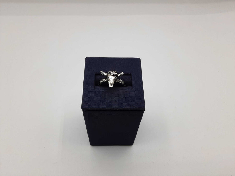 Women's Ring - Silver 4.4 grams Size 6