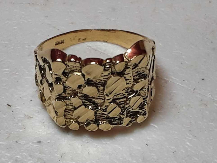 Men's Ring - Yellow Gold 10k (.417) 3.7 grams Size 8.5