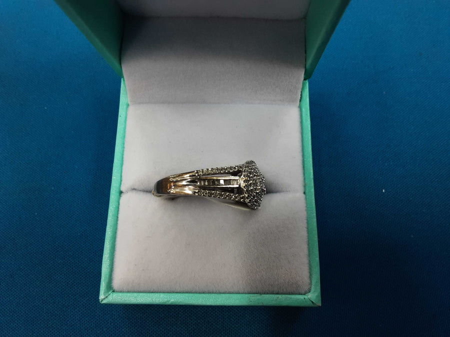 Women's Ring - White Gold 10k (.417) 4.2 grams Size 5