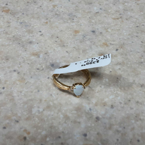 Women's Ring - Solitaire - Yellow Gold 14k (.585) 2.4 grams Size 6.5