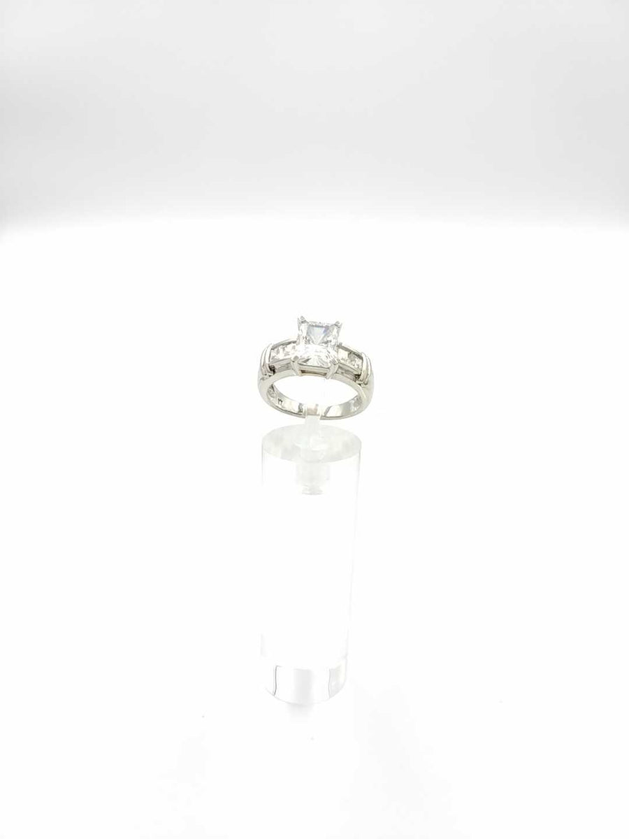 Women's Ring - White Gold 14k (.585) 7 grams Size 7