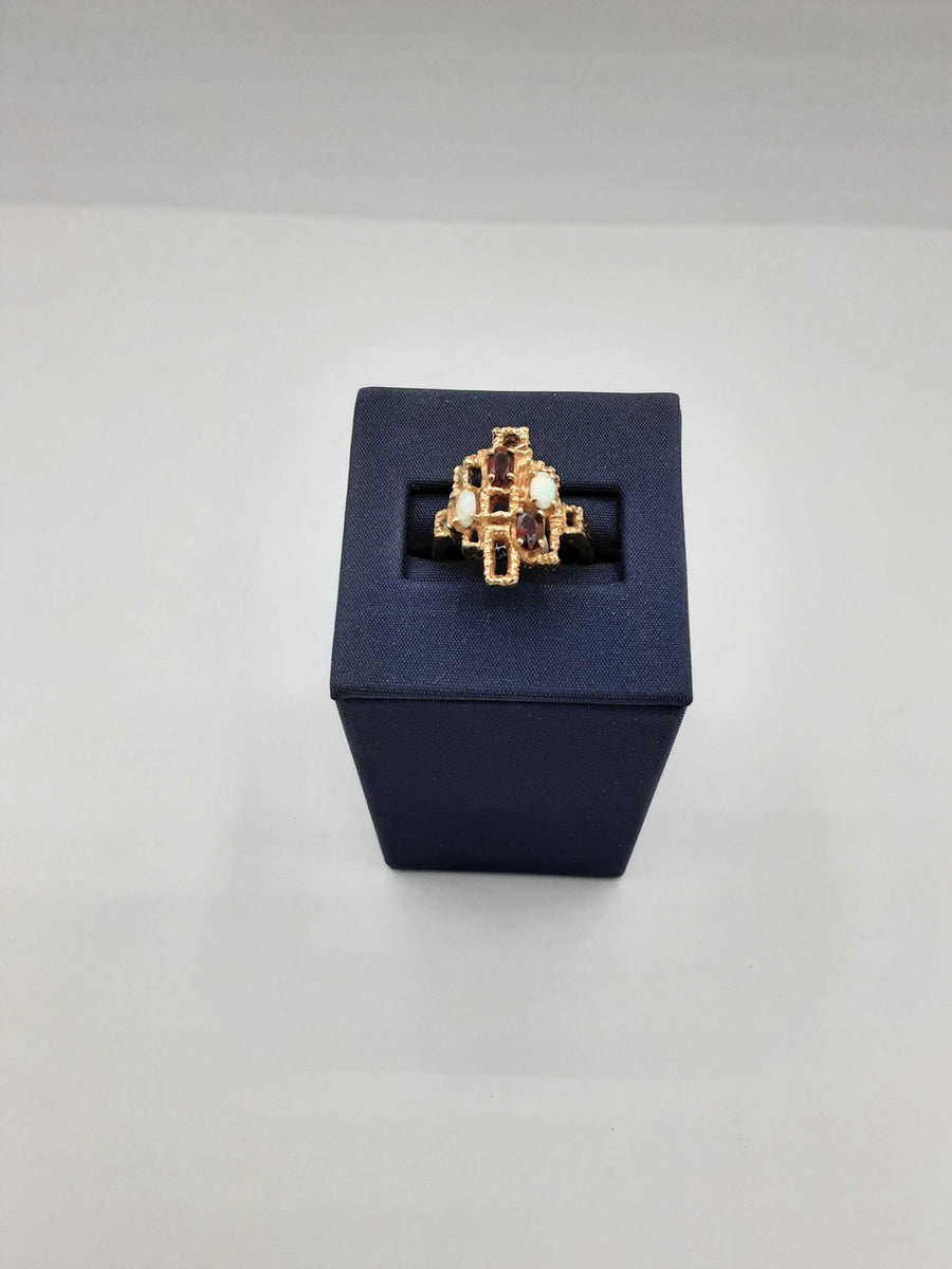 Women's Ring - Yellow Gold 14k (.585) 6.6 grams Size 20