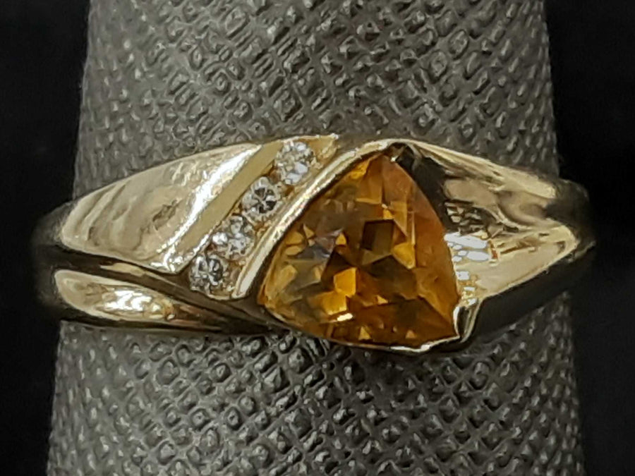 Women's Ring - Yellow Gold 14k (.585) 3.7 grams Size 7