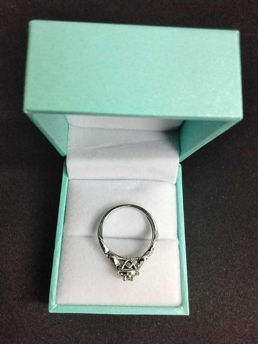 Women's Ring - White Gold 14k (.585) 3.2 grams Size 20