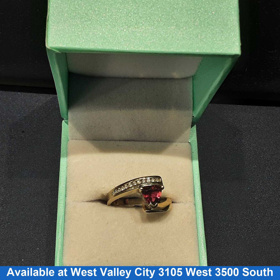 Women's Ring - Yellow Gold 14k (.585) 4.5 grams Size 20