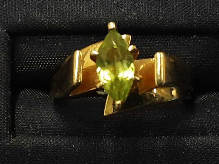 Women's Ring - Solitaire - Yellow Gold 10k (.417) 2.9 grams Size 4.5
