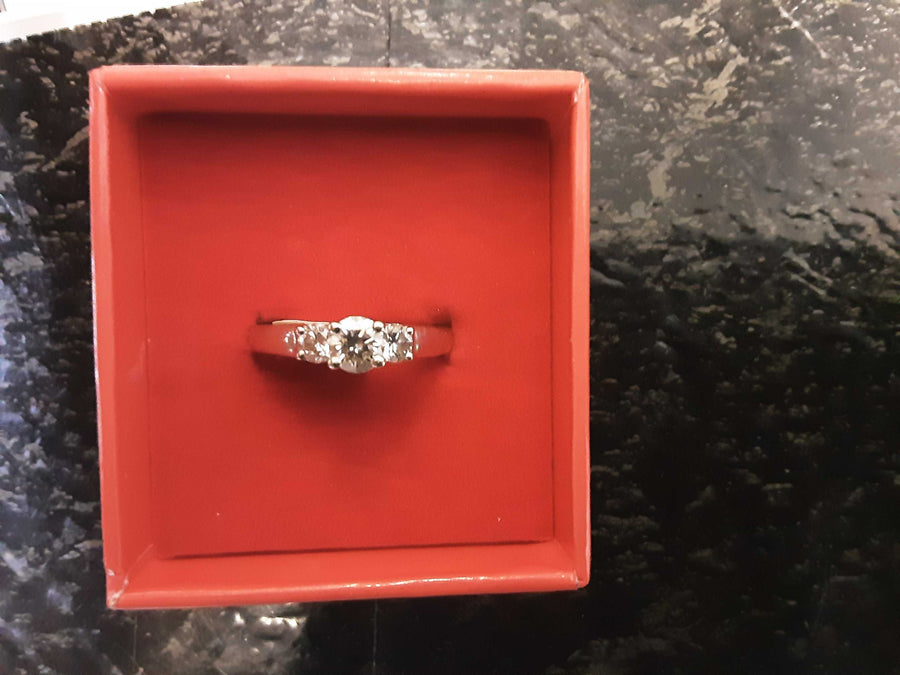 Women's Ring - Solitaire - White Gold 14k (.585) 5.3 grams Size 6