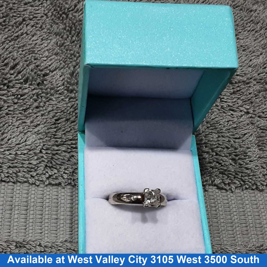 Women's Ring - Solitaire - White Gold 14k (.585) 4.4 grams Size 8