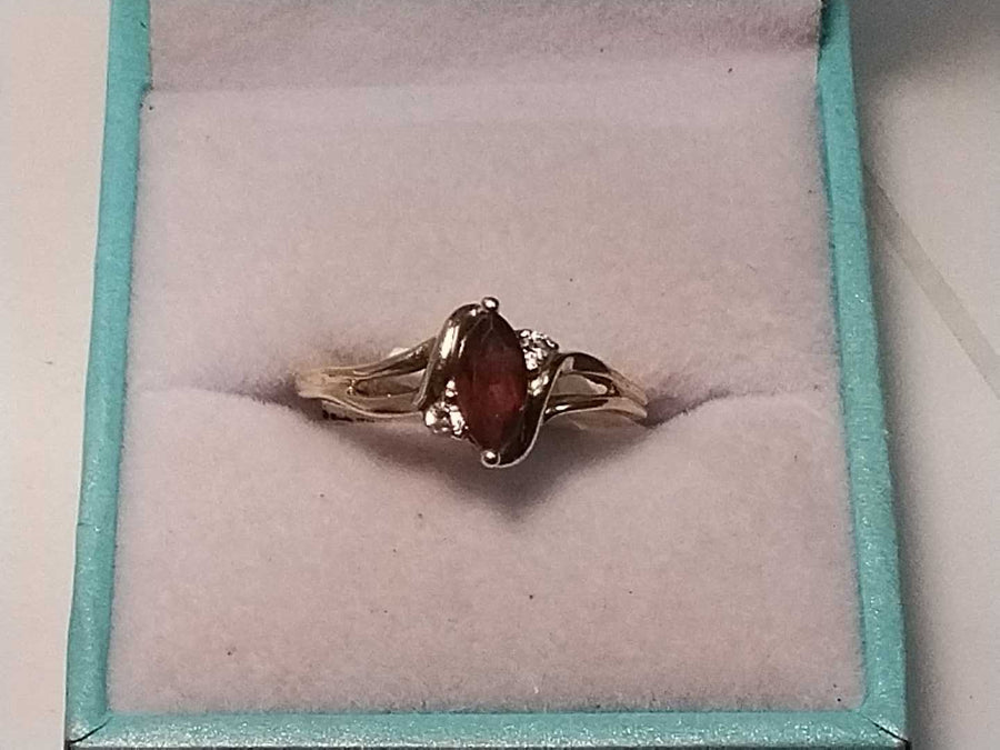 Women's Ring - Yellow Gold 10k (.417) 1.9 grams Size 8