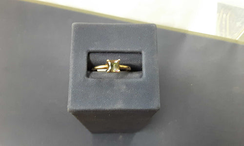 Women's Ring - Yellow Gold 10k (.417) 1.1 grams Size 7.5
