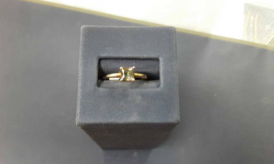 Women's Ring - Yellow Gold 10k (.417) 1.1 grams Size 7.5