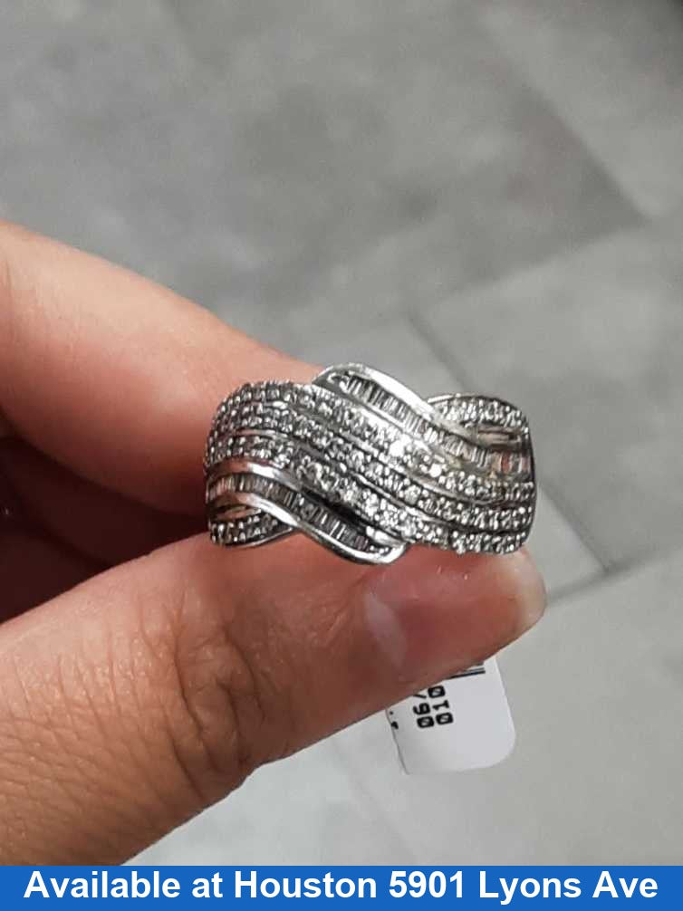 Women's Ring - White Gold 10k (.417) 4.5 grams Size 8.5
