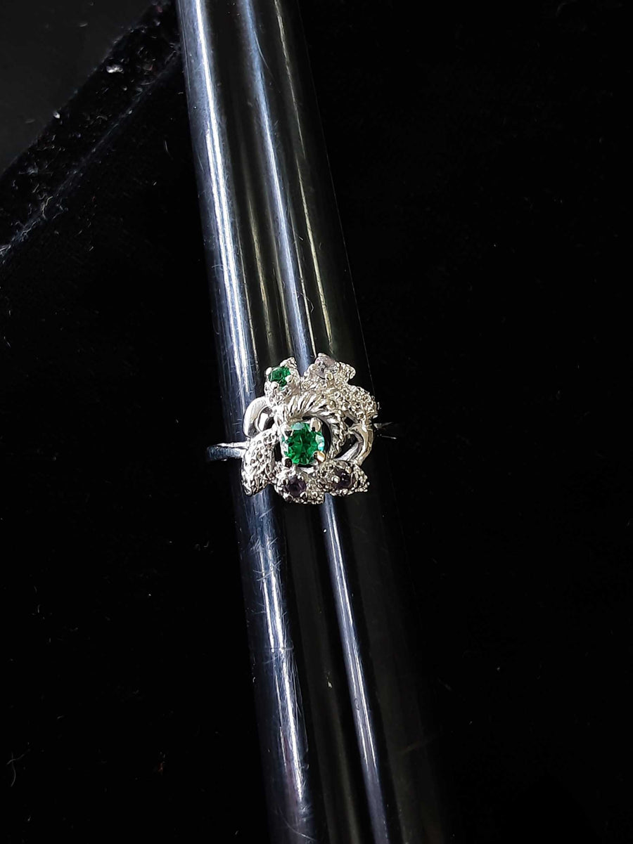 Women's Ring - White Gold 10k (.417) 3 grams Size 8