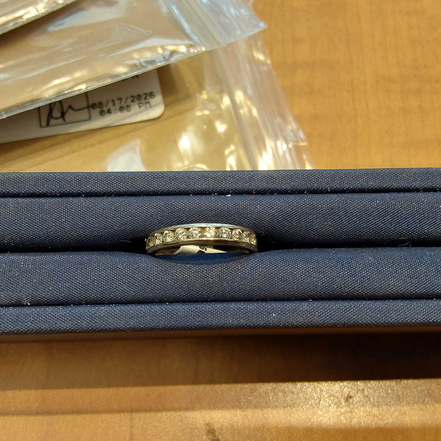 Women's Ring - Anniversary - White Gold 14k (.585) 2.6 grams Size 4