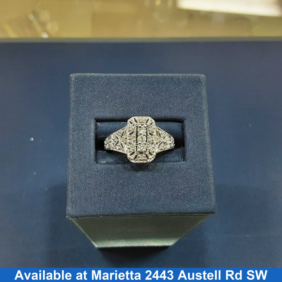 Women's Ring - White Gold 10k (.417) 3.3 grams Size 6.5