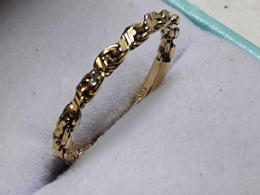 Women's Ring - Yellow Gold 10k (.417) 1.4 grams Size 6.5