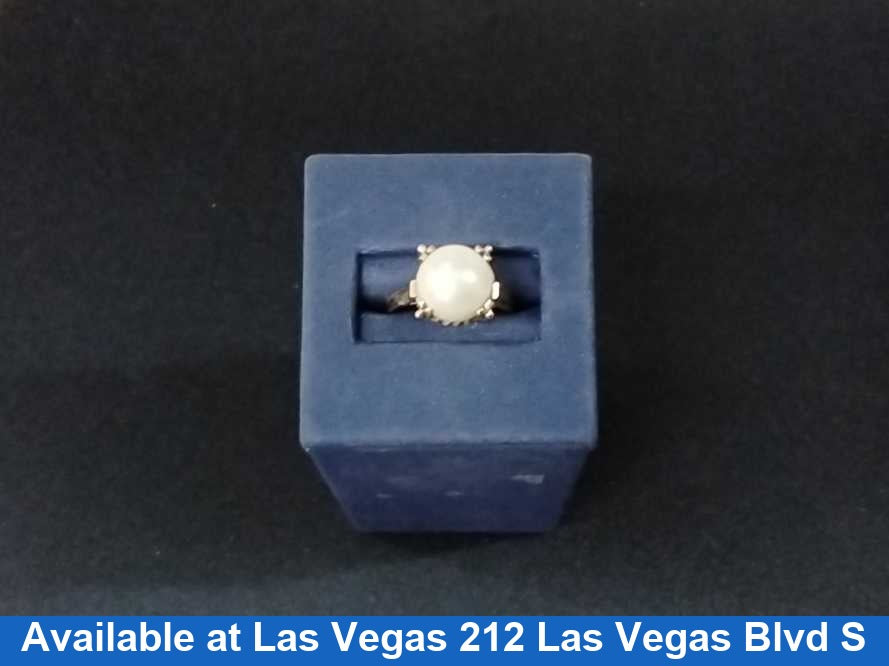 Women's Ring - Yellow Gold 18k (.750) 4.9 grams Size 8