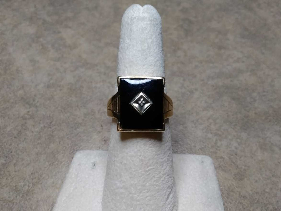 Men's Ring - Yellow Gold 10k (.417) 4.3 grams Size 7
