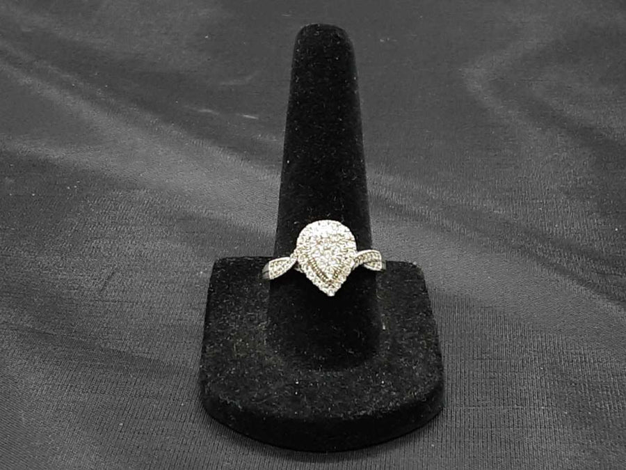Women's Ring - White Gold 14k (.585) 3 grams Size 8