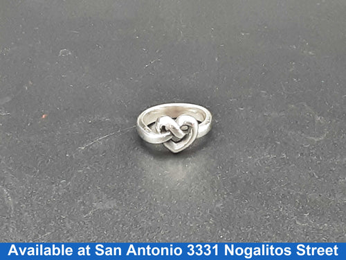 Women's Ring - Silver 6.1 grams Size 6.5
