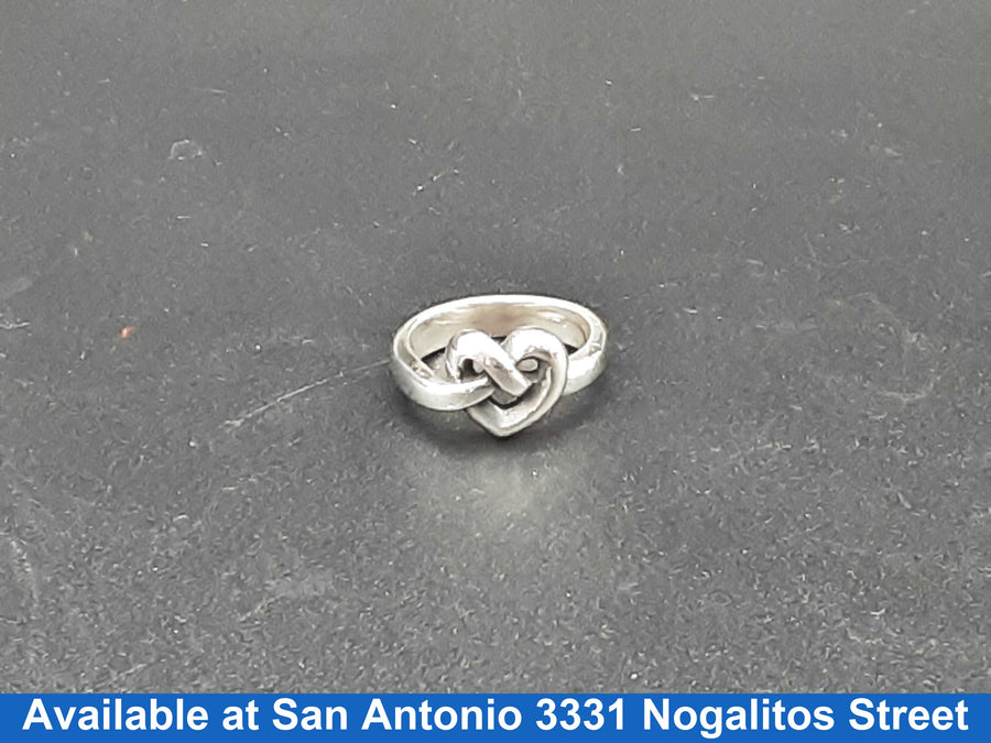 Women's Ring - Silver 6.1 grams Size 6.5