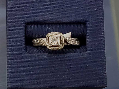 Women's Ring - Silver 3.6 grams Size 8