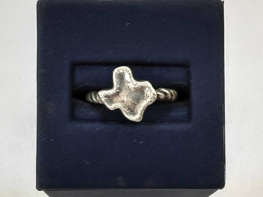 Women's Ring - Silver 3.7 grams Size 6