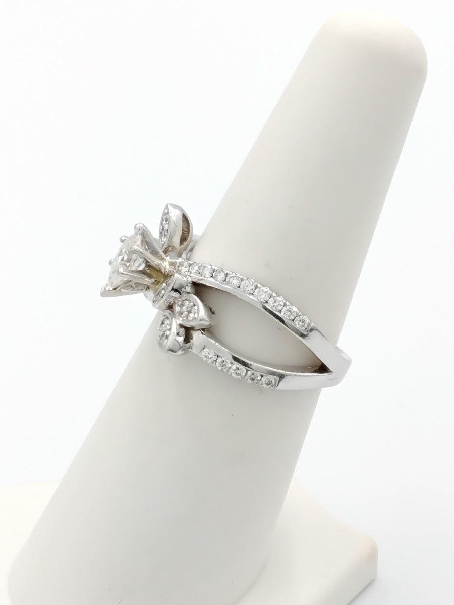 Women's Ring - White Gold 14k (.585) 6.3 grams Size 7
