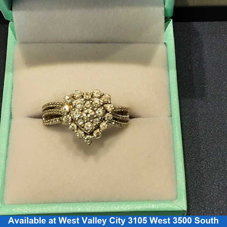 Women's Ring - White Gold 10k (.417) 6.3 grams Size 5.5