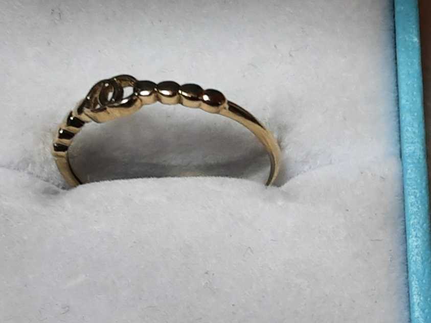 Women's Ring - Yellow Gold 10k (.417) 0.7 grams Size 7.5