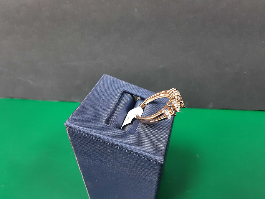 Women's Ring - Yellow Gold 14k (.585) 2.6 grams Size 7.5