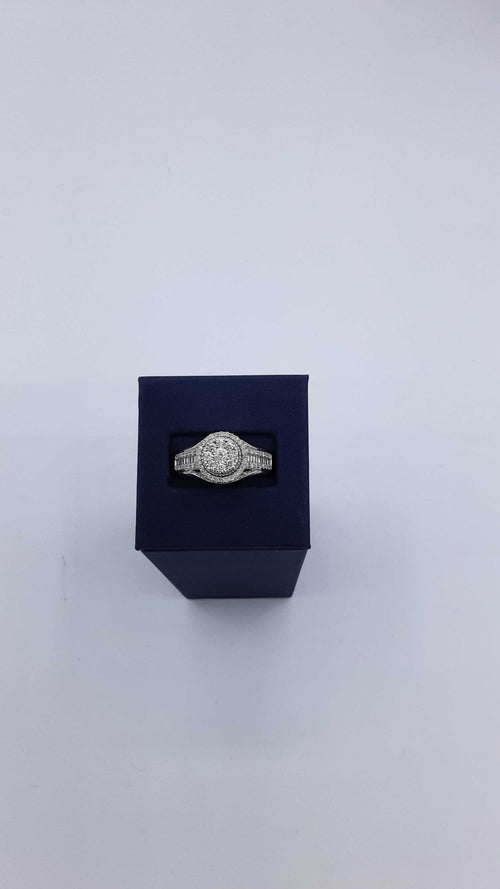 Women's Ring - White Gold 10k (.417) 6.8 grams Size 10.5