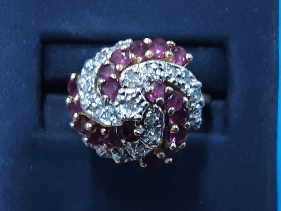 Women's Ring - Yellow Gold 10k (.417) 5.4 grams Size 7.5