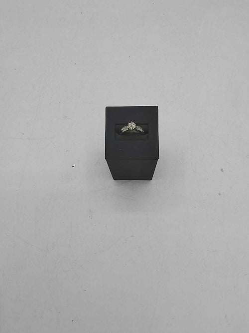 Women's Ring - Solitaire - Yellow Gold 14k (.585) 2.7 grams Size 20
