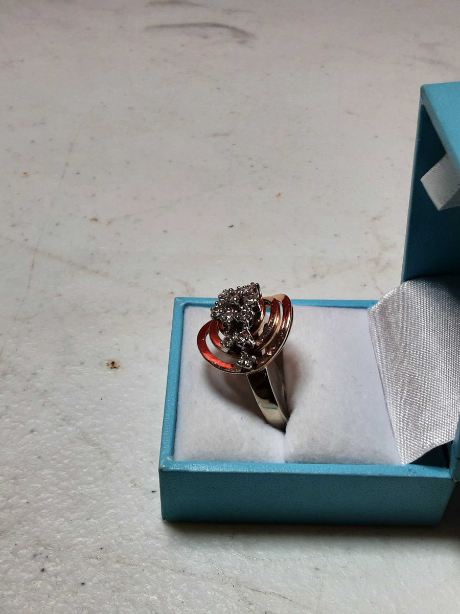 Women's Ring - Tricolor Gold 14k (.585) 13 grams Size 10.5