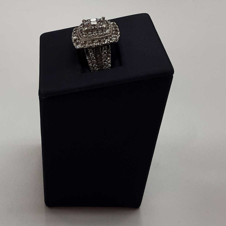 Women's Ring - White Gold 10k (.417) 6.5 grams Size 6.5
