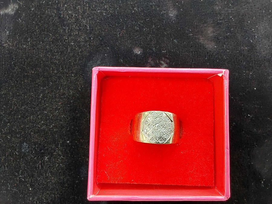 Women's Ring - Yellow Gold 10k (.417) 7.5 grams Size 7.5