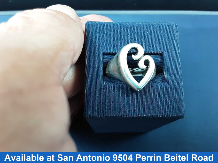 Women's Ring - Silver 7.6 grams Size 20