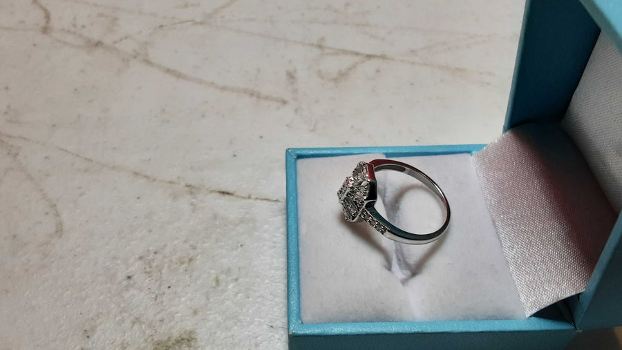 Women's Ring - White Gold 14k (.585) 2.6 grams Size 7.5