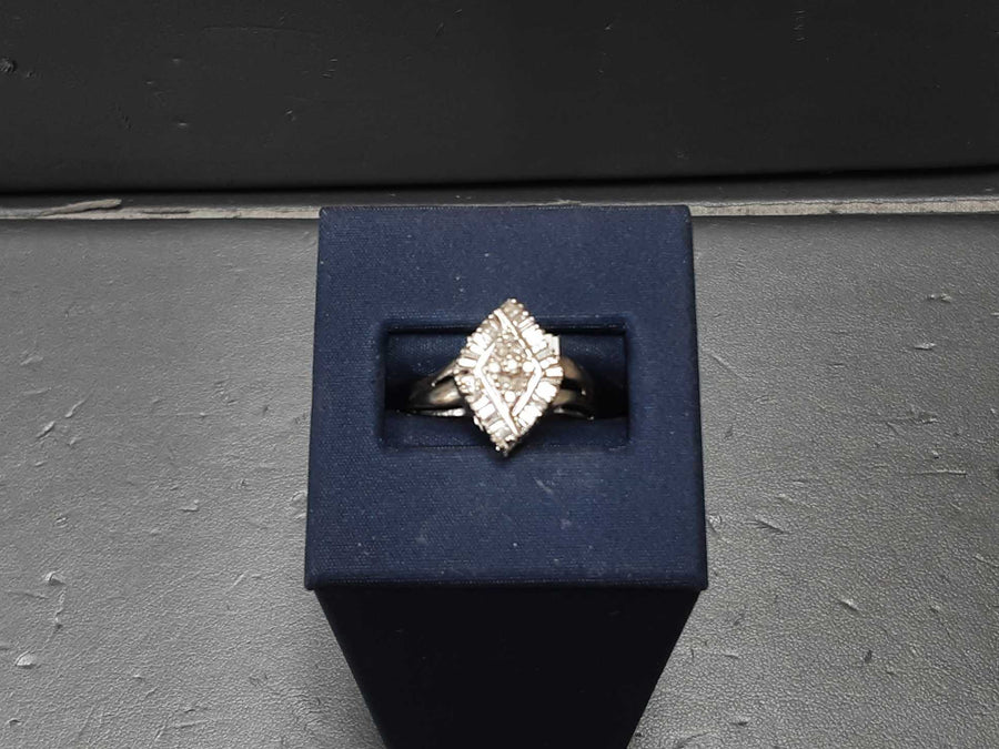 Women's Ring - White Gold 10k (.417) 2.8 grams Size 6.5
