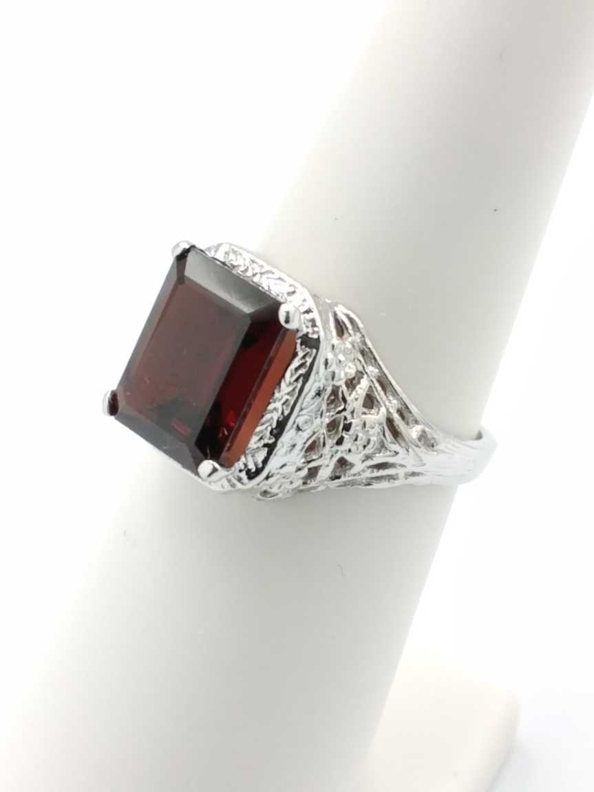 Women's Ring - White Gold 14k (.585) 3.7 grams Size 6.5