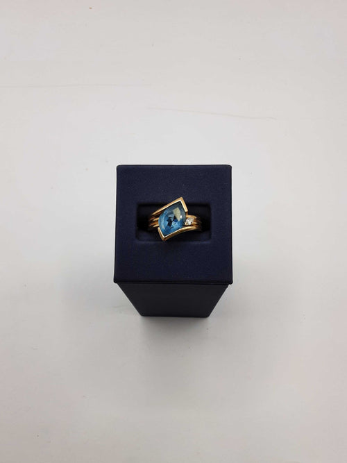 Women's Ring - Yellow Gold 14k (.585) 6.3 grams Size 7