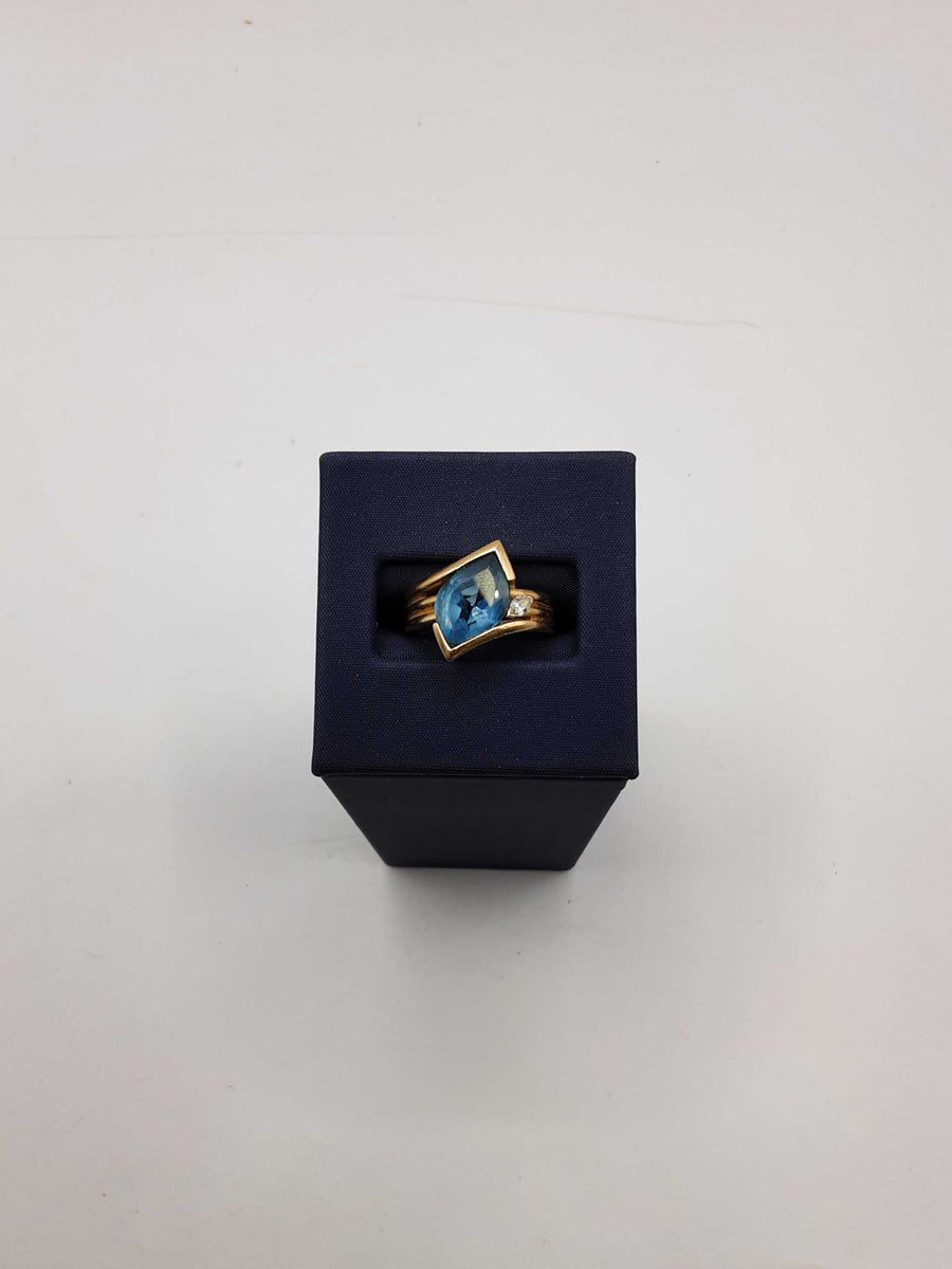 Women's Ring - Yellow Gold 14k (.585) 6.3 grams Size 7